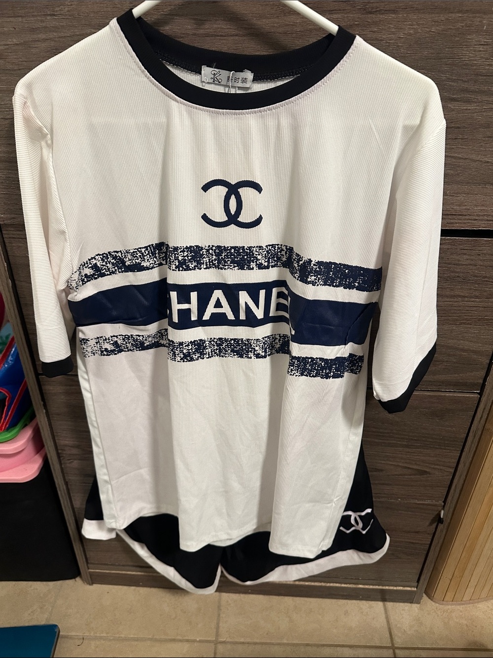 White & Navy Shirt with Logo Stripe Set size M